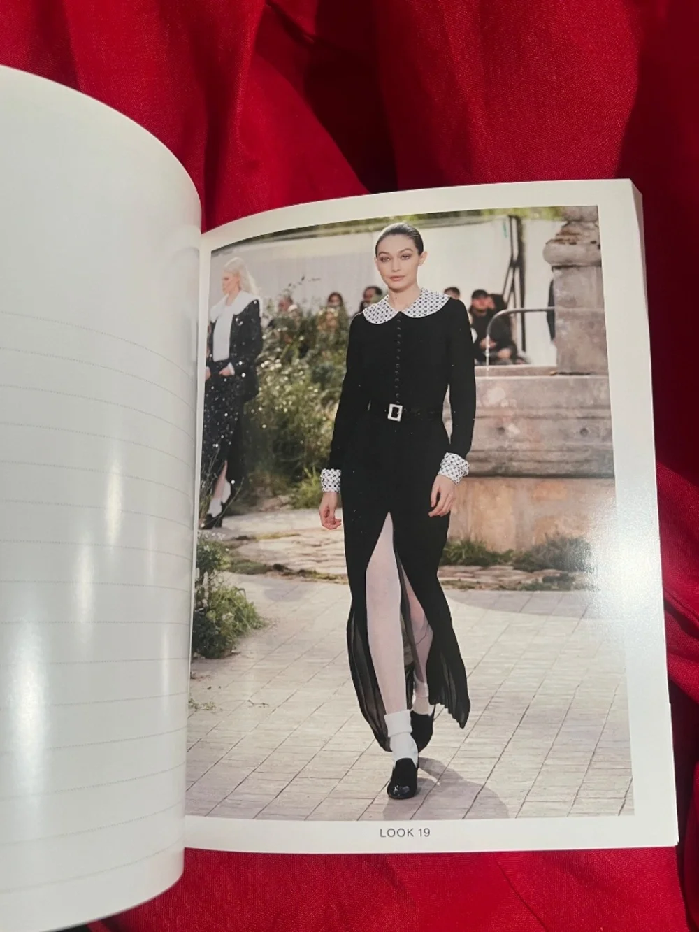 New 2020 CHANEL Haute Couture Printemps Été Collection Lookbook & Linen Bag